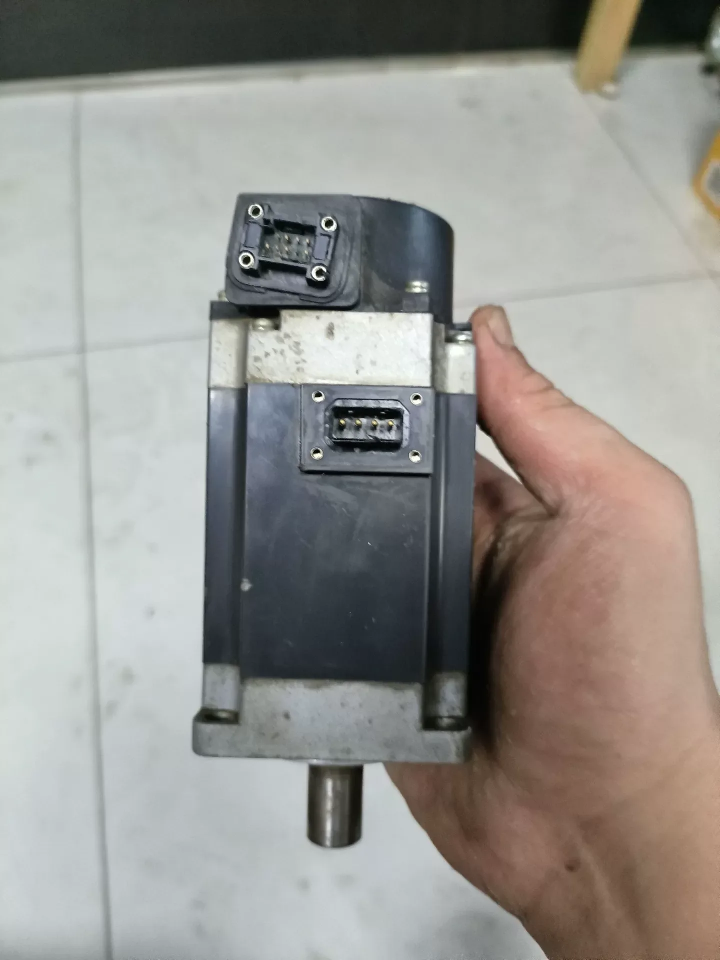 Mitsubishi Electric HF-KN43J-S100 Motor & Drive Component product photo 1