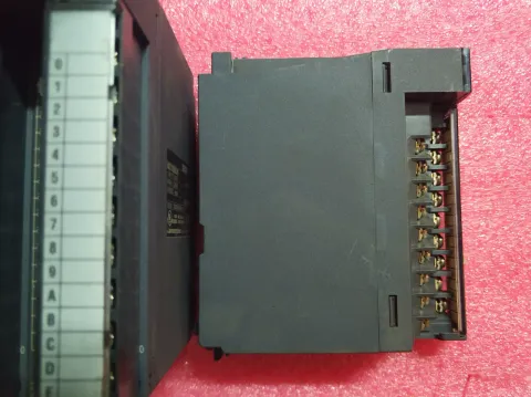 Mitsubishi Electric QX40 Industrial Automation Component — product photo 20 of 57