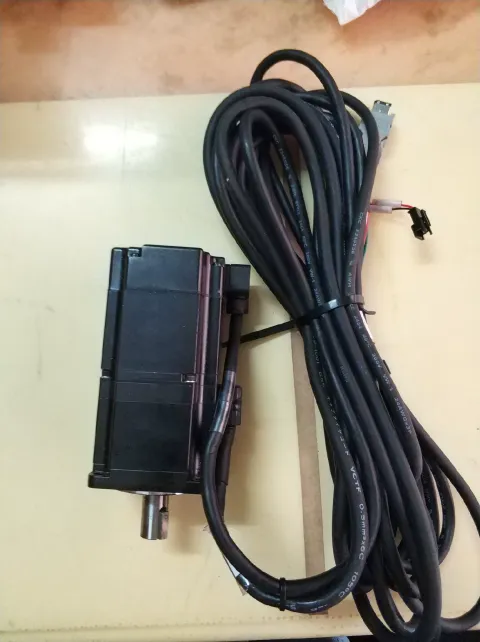 Yaskawa SGMJV-02A3A6C Motor & Drive Component — product photo 2 of 29