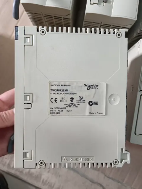 Schneider Electric / Modicon TSXP57253M PLC Module product photo 3