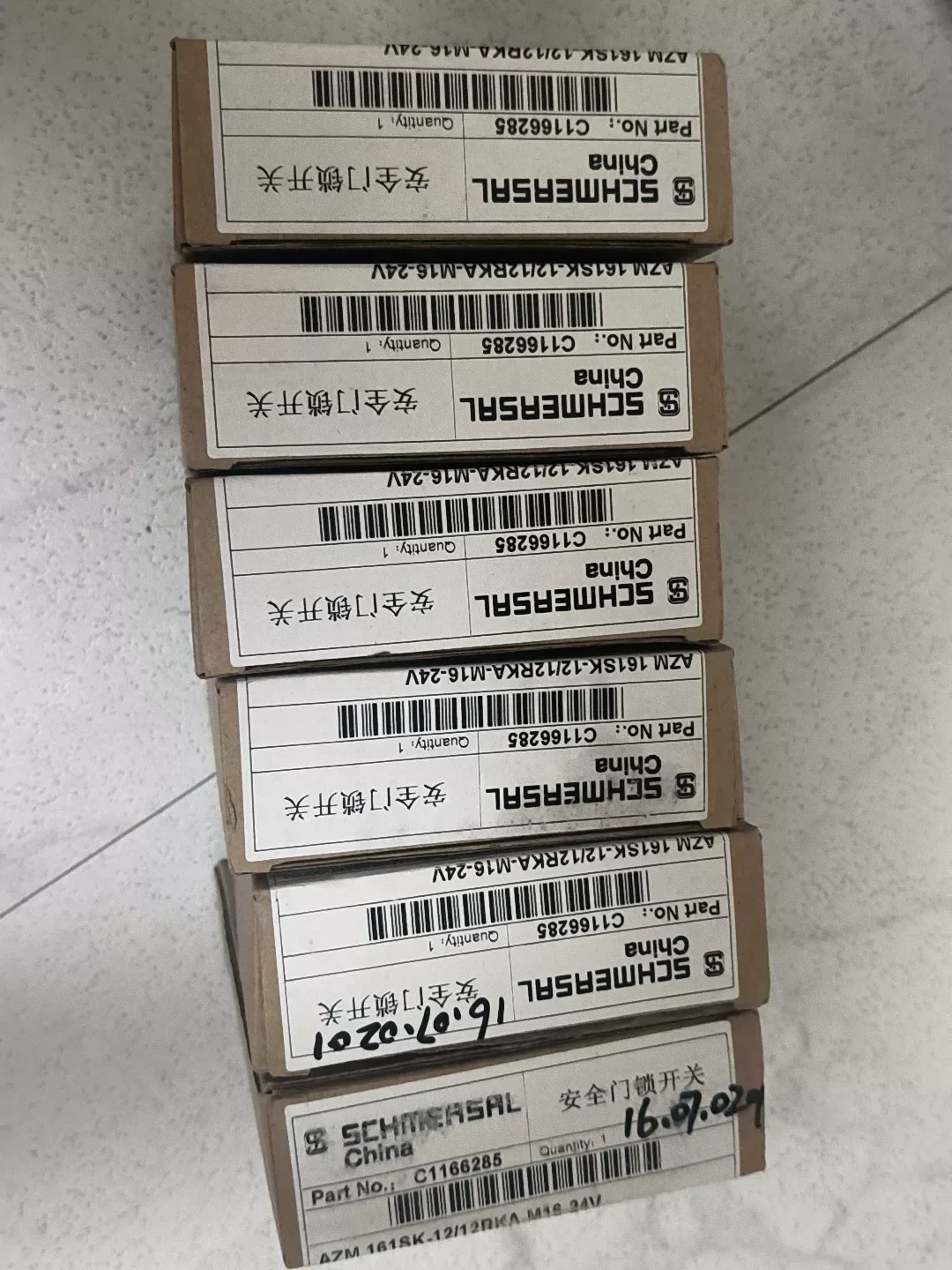 Schmersal AZM 161SK-12/12RKA-M16-24V / 101166285 Industrial Sensor product photo 1