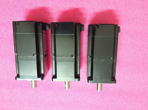 Yaskawa SGMJV-02A3A6C Motor & Drive Component — product photo 20 of 29