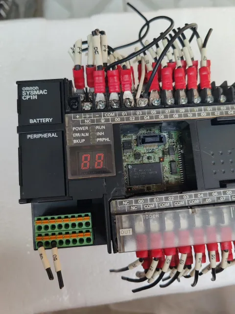 OMRON CP1H-XA40DT-D PLC Module — product photo 17 of 17