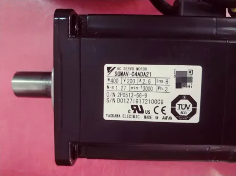 Yaskawa SGMAV-04ADA21 + SGDV-2R8A01B Motor & Drive Component product photo 5