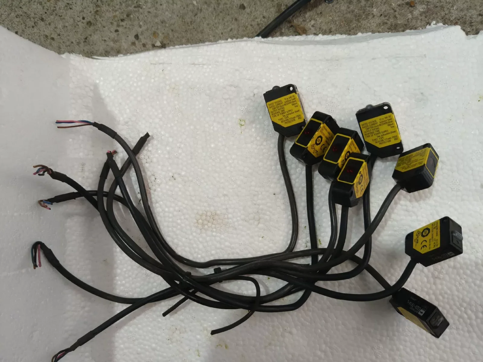 Omron E3ZS-T81A-D Industrial Sensor product photo 1