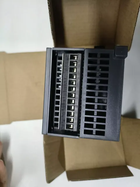 Siemens 6ES7223-1BH22-0XA8 I/O Module product photo 3