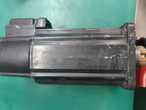 Bosch Rexroth MKD090B-047-KG1-KN / R911262939 Motor & Drive Component product photo 3