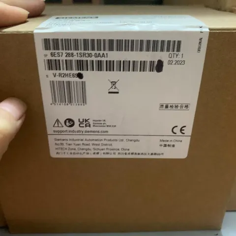 Siemens 6ES7288-1SR30-0AA1 PLC Module — product photo 3 of 4