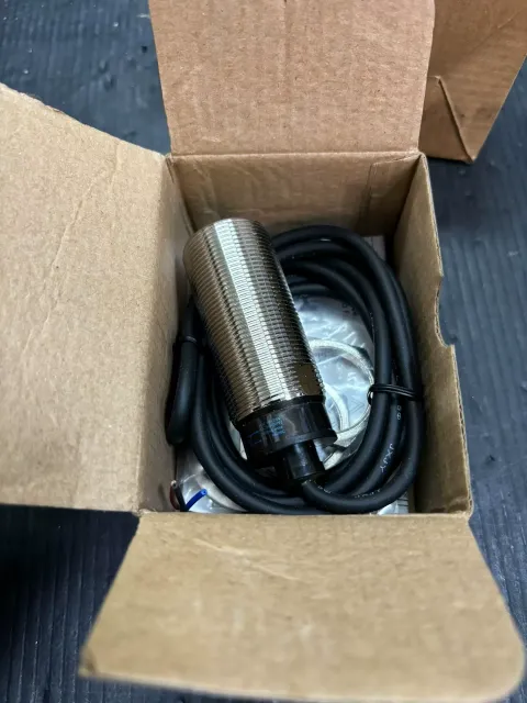 Autonics PRL30-10DN Industrial Sensor product photo 3