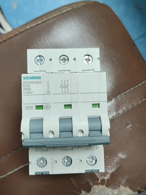 Siemens 5SY4332-8CC Industrial Automation Component product photo 1