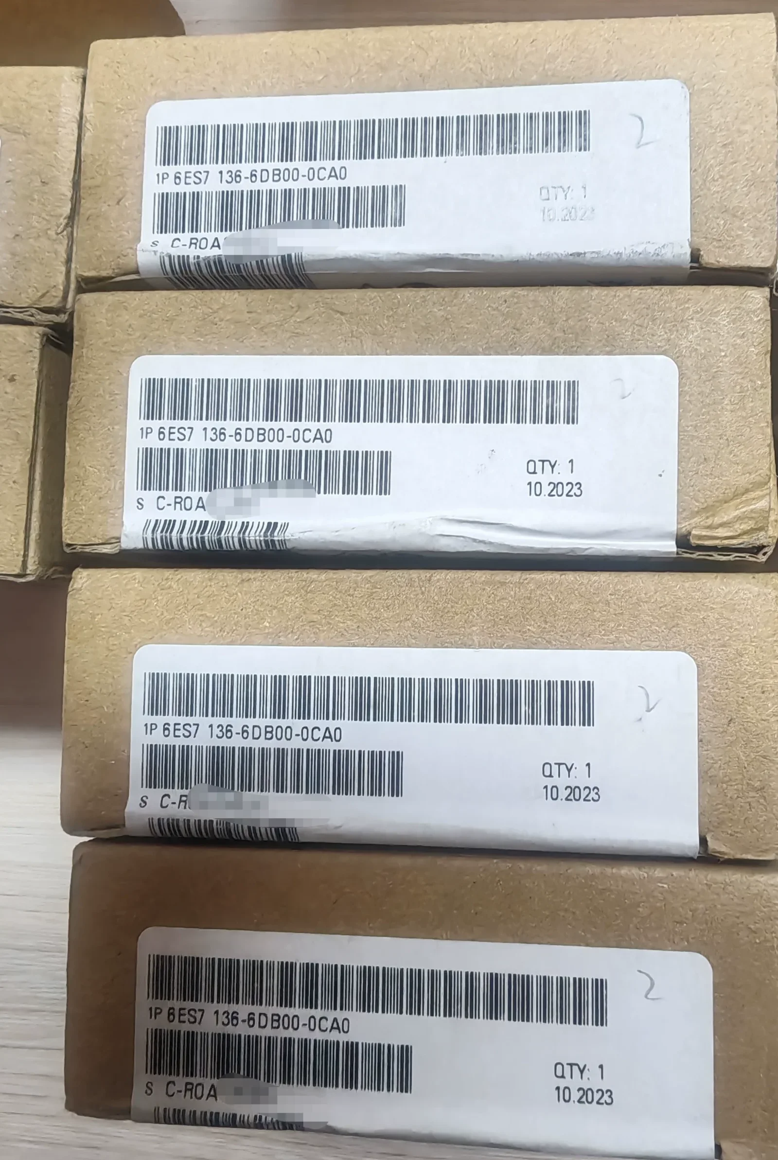 Siemens 6ES7 136-6DB00-0CA0 Industrial Automation Component — product photo 1 of 7