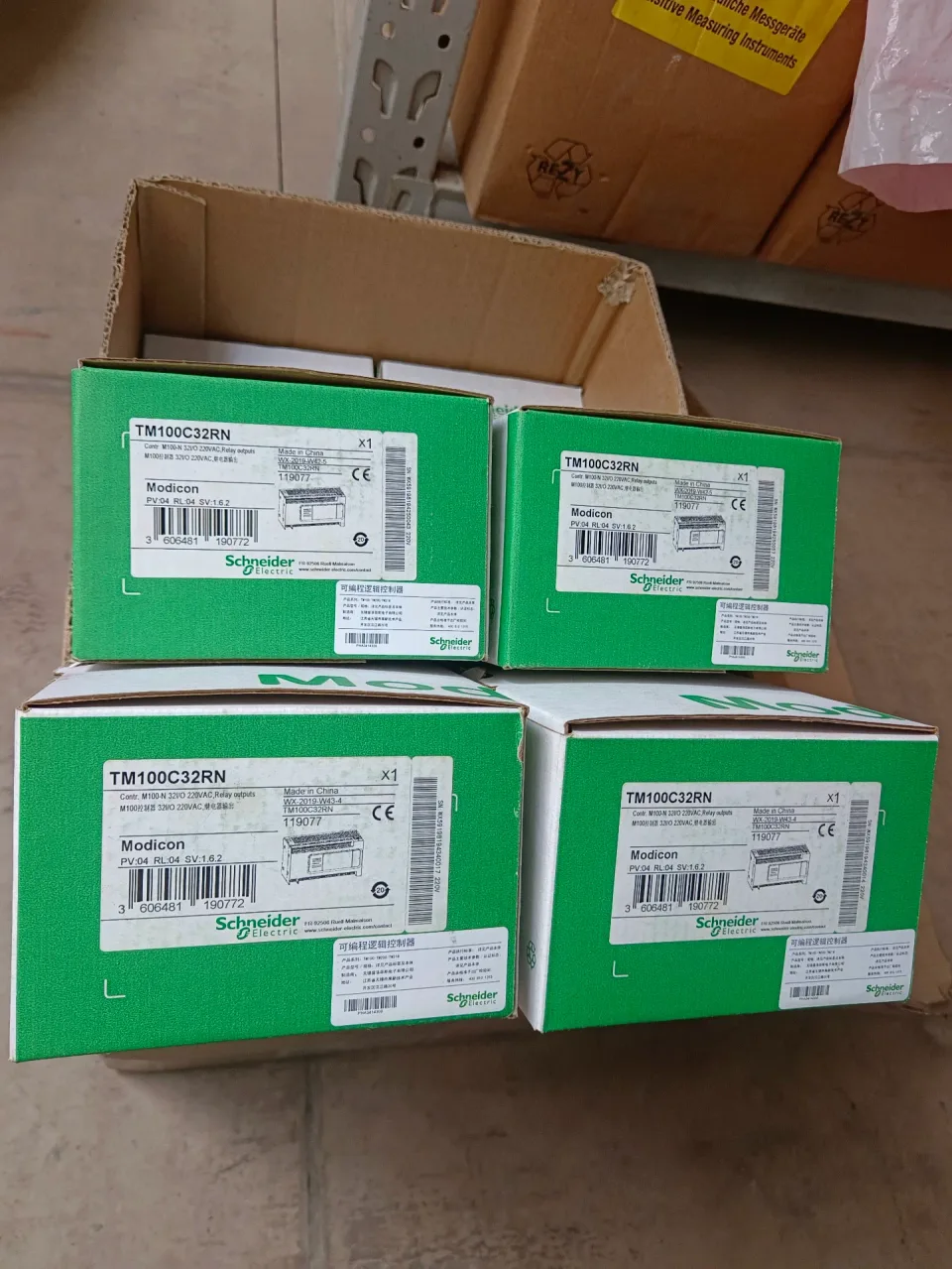 Schneider Electric TM100C32RN PLC Module product photo 1
