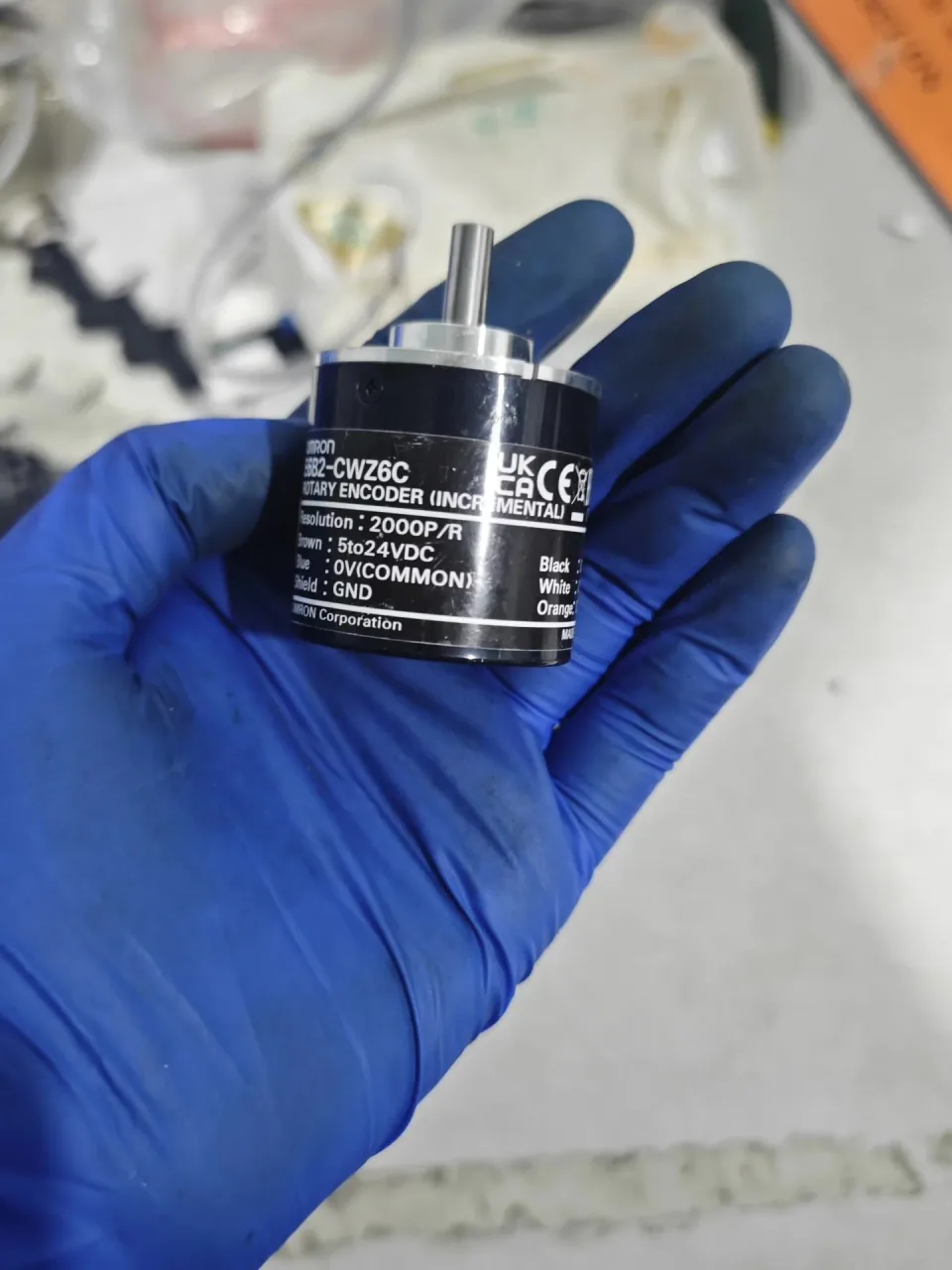 Omron / 欧姆龙 E6B2-CWZ6C 2000P/R Industrial Encoder product photo 1