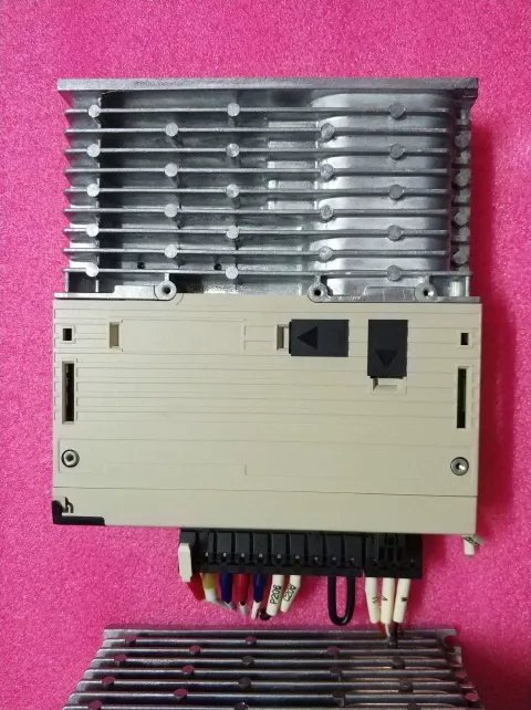 Yaskawa SGDV-2R8A11A Motor & Drive Component — product photo 5 of 14