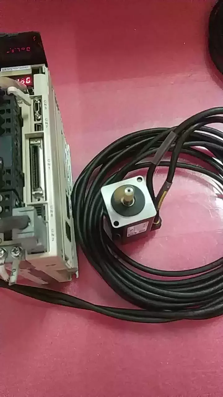 White Label SGDV-R90A01B002000 + SGMAH-01ADL21 Motor & Drive Component product photo 1