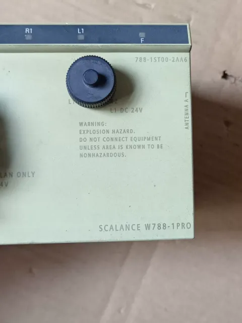 Siemens 6GK5788-1ST00-2AA6 Industrial Automation Component product photo 6