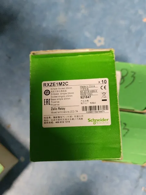 Schneider Electric RXZE1M2C Industrial Relay — product photo 2 of 2