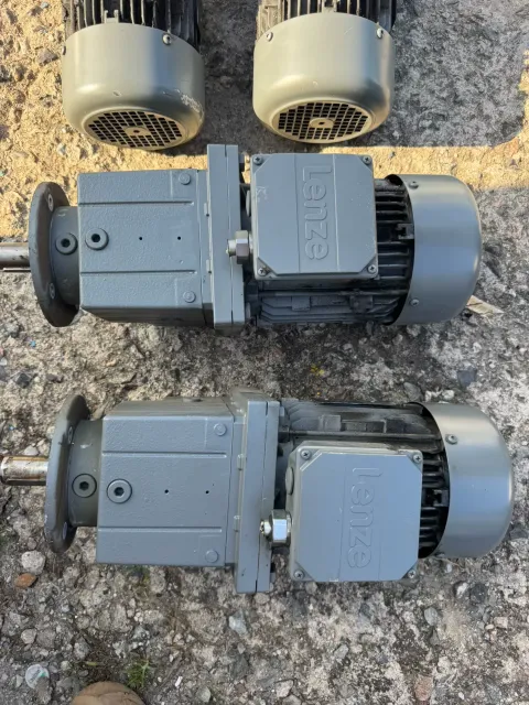 Lenze GST06-2M VCK 090C32 / MDEMAXX090-32C1U Motor & Drive Component product photo 1