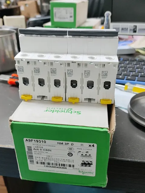 Schneider Electric A9F19310 Industrial Automation Component product photo 1