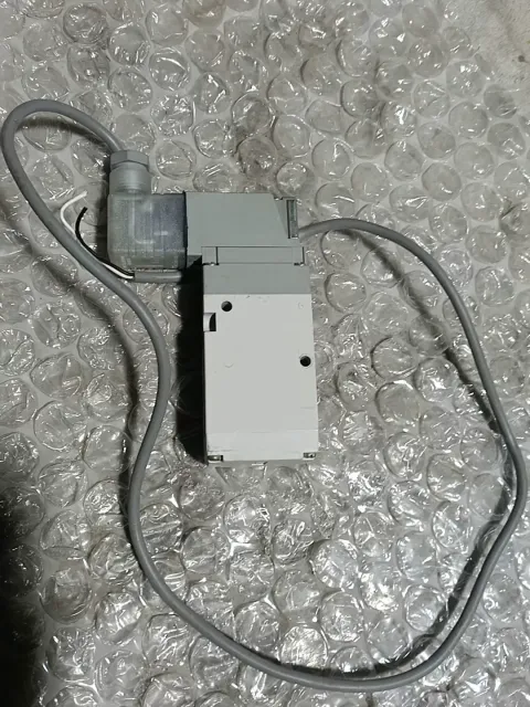 SMC VP542-5DZ1-02A Industrial Automation Component product photo 2