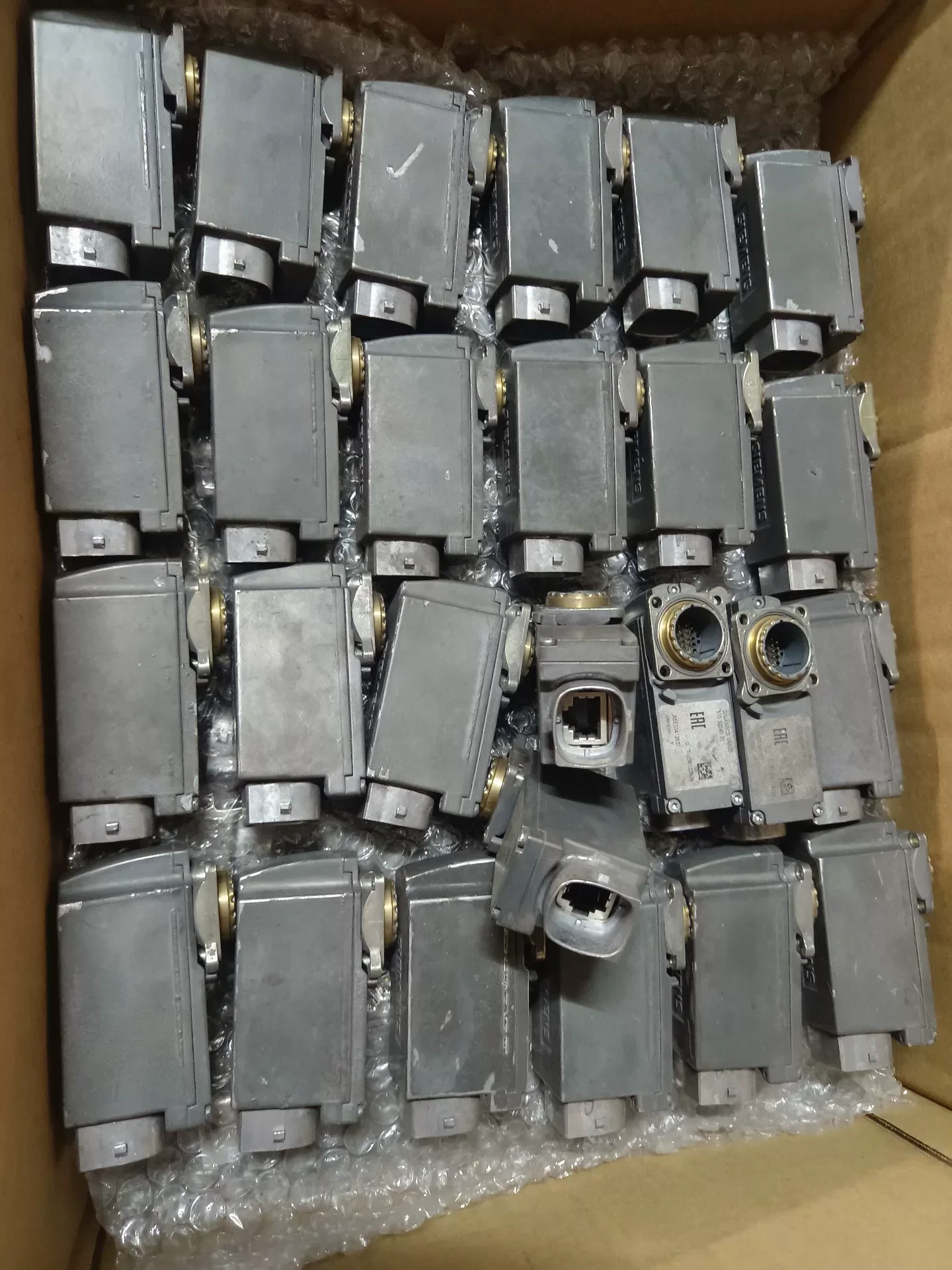 Siemens 519 30040 21 / A5E33412837 Industrial Sensor — product photo 1 of 26