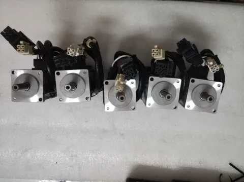 Mitsubishi Electric HC-KFS13 Motor & Drive Component — product photo 4 of 7