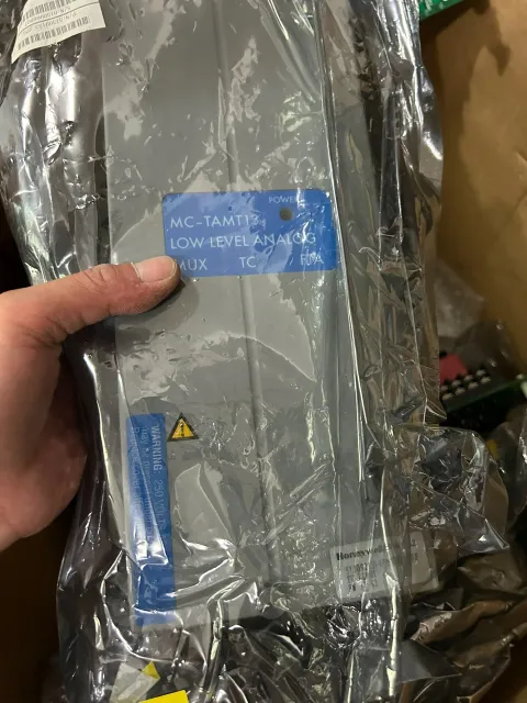 Honeywell 51309561-100 / 51309647-500 / MC-TAMT13 (51309213-175) / MC-TSDM02 Industrial Automation Component product photo 5