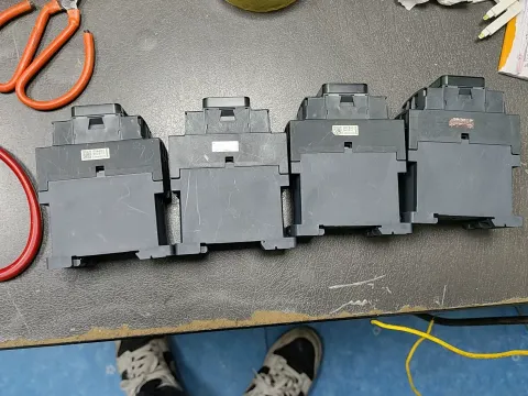Schneider Electric LC1D09BDC Industrial Relay — product photo 2 of 4