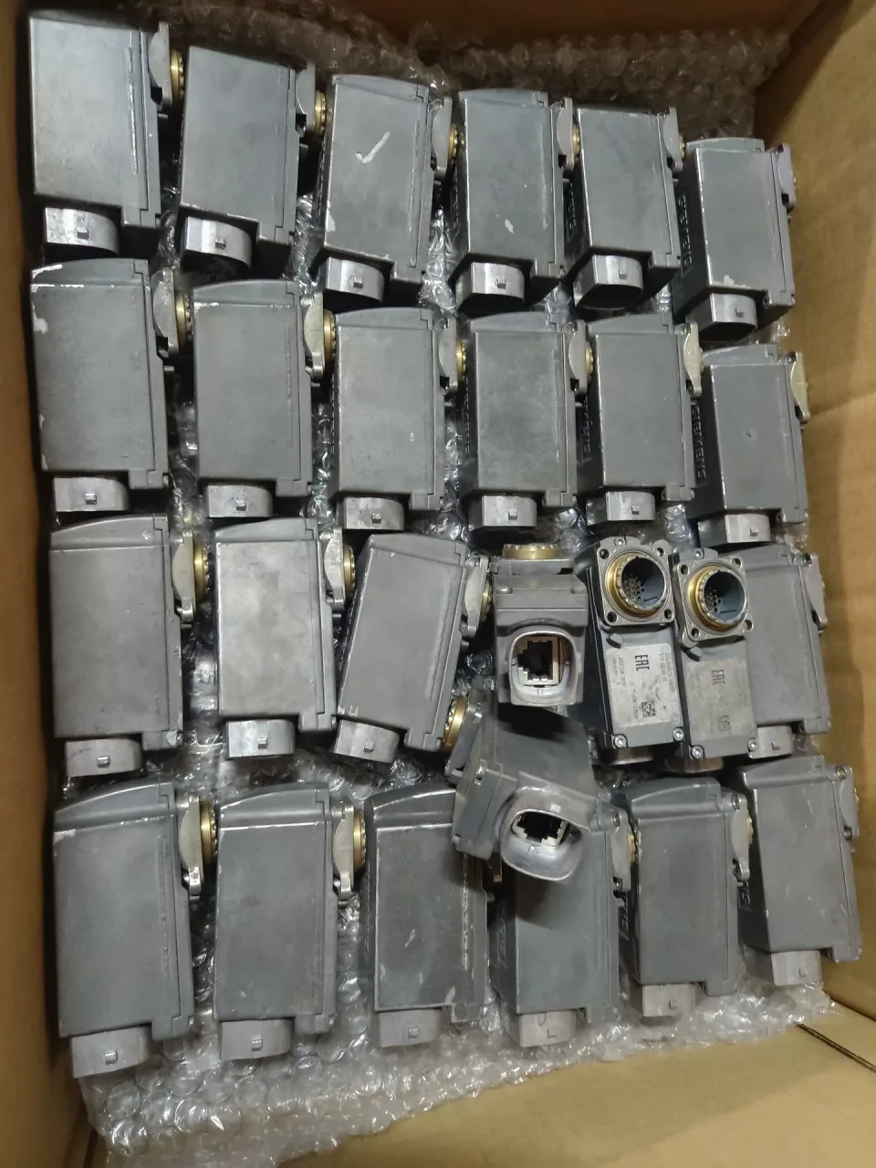 Siemens 519 30040 21 / A5E33412837 Industrial Sensor — product photo 1 of 26