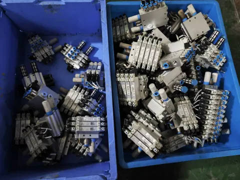 Festo VUVG-L14-T32C-MT-G18-1P3 / VUVG-B14-B52-ZT-F-1P3 Industrial Automation Component product photo 1