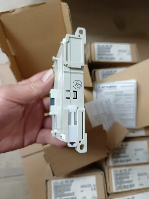 Mitsubishi Electric FX3U-4AD-PNK-ADP / 09S335 PLC Module product photo 8