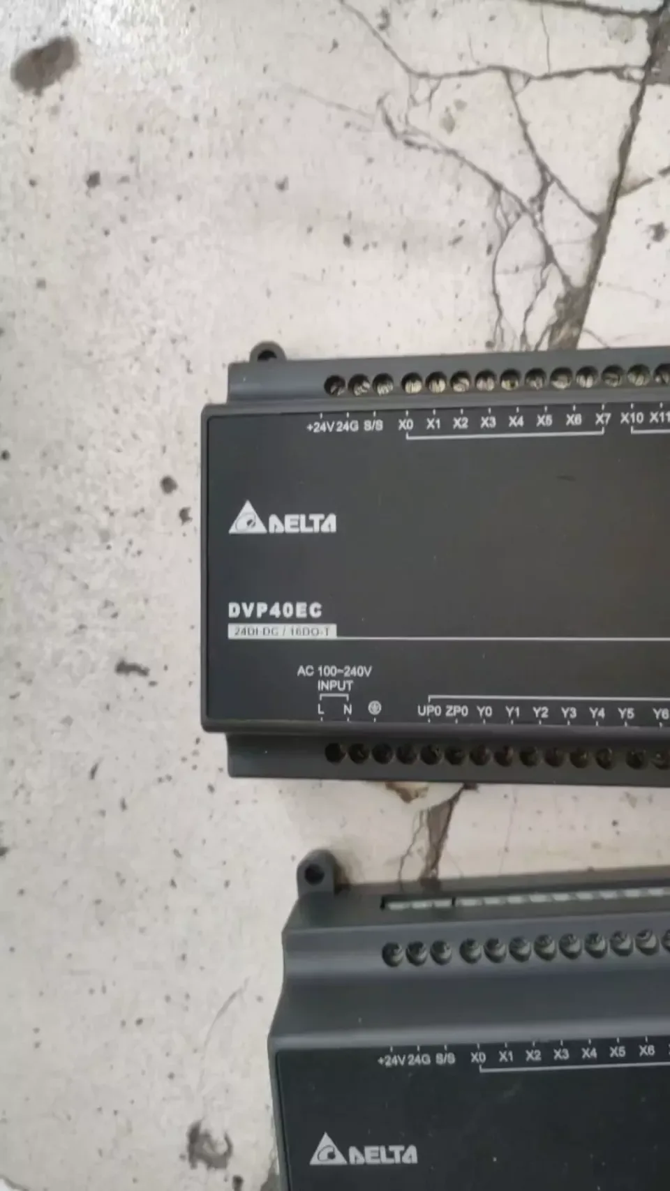 Delta DVP40EC00T3; DVP40EC00R3 PLC Module product photo 1