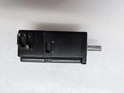 Yaskawa SGMJV-01AAA61 Motor & Drive Component product photo 3
