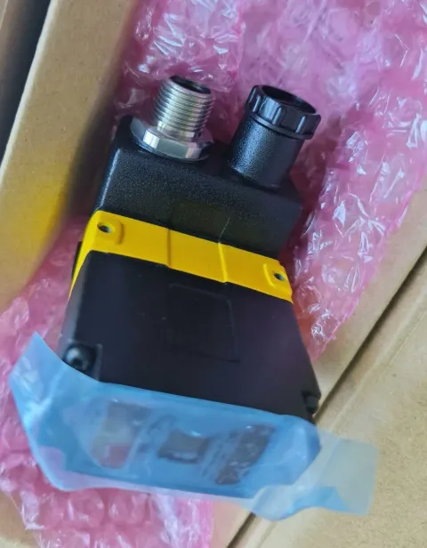 Cognex DM262X Industrial Sensor — product photo 3 of 23