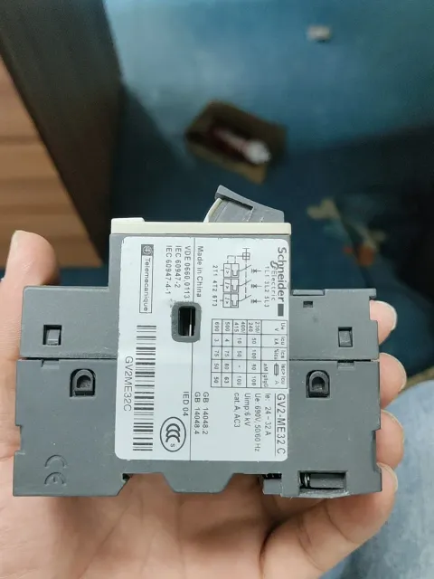 Schneider Electric GV2-ME32C Motor & Drive Component product photo 2