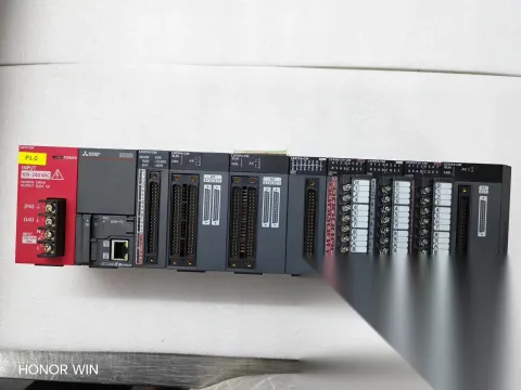 Mitsubishi Electric L61P-CM + L02CPU-CM + 2×LD75P4-CM + LX41C4-CM + 2×LY40NT5P-CM + LX40C6-CM + LD75P2-CM PLC Module product photo 1
