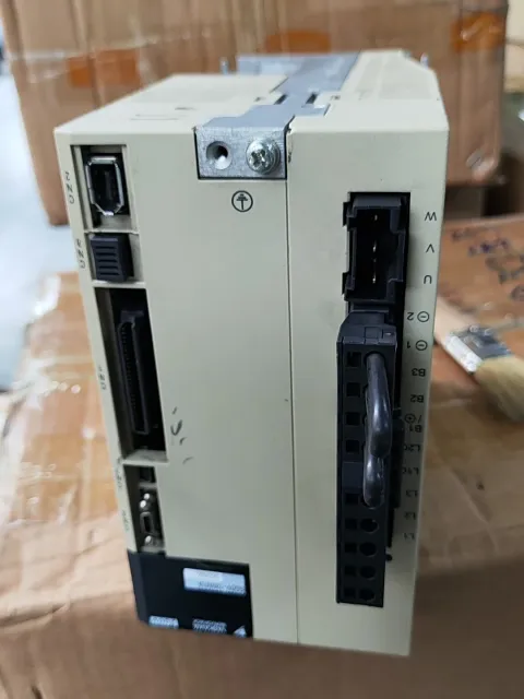 Yaskawa SGDV-120A01A002000 Motor & Drive Component product photo 1