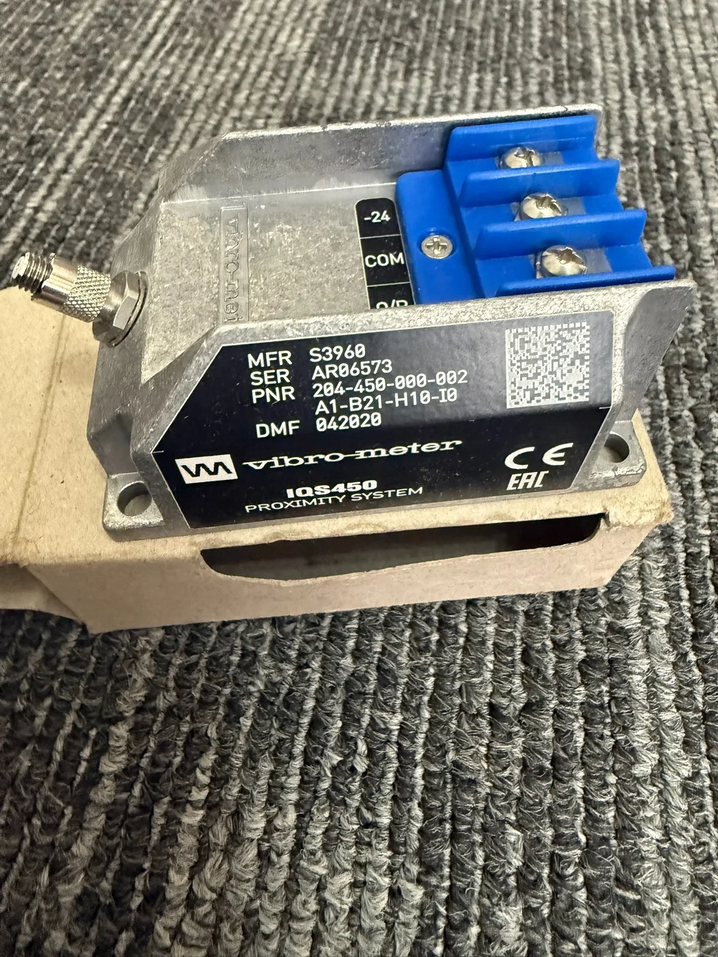 Meggitt / Vibro-Meter IQS450 / 204-450-000-002 / A1-B21-H10-I0 Industrial Sensor product photo 1