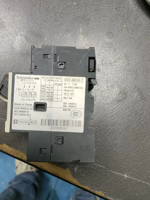 Schneider Electric GV2-ME06C Industrial Automation Component — product photo 3 of 6