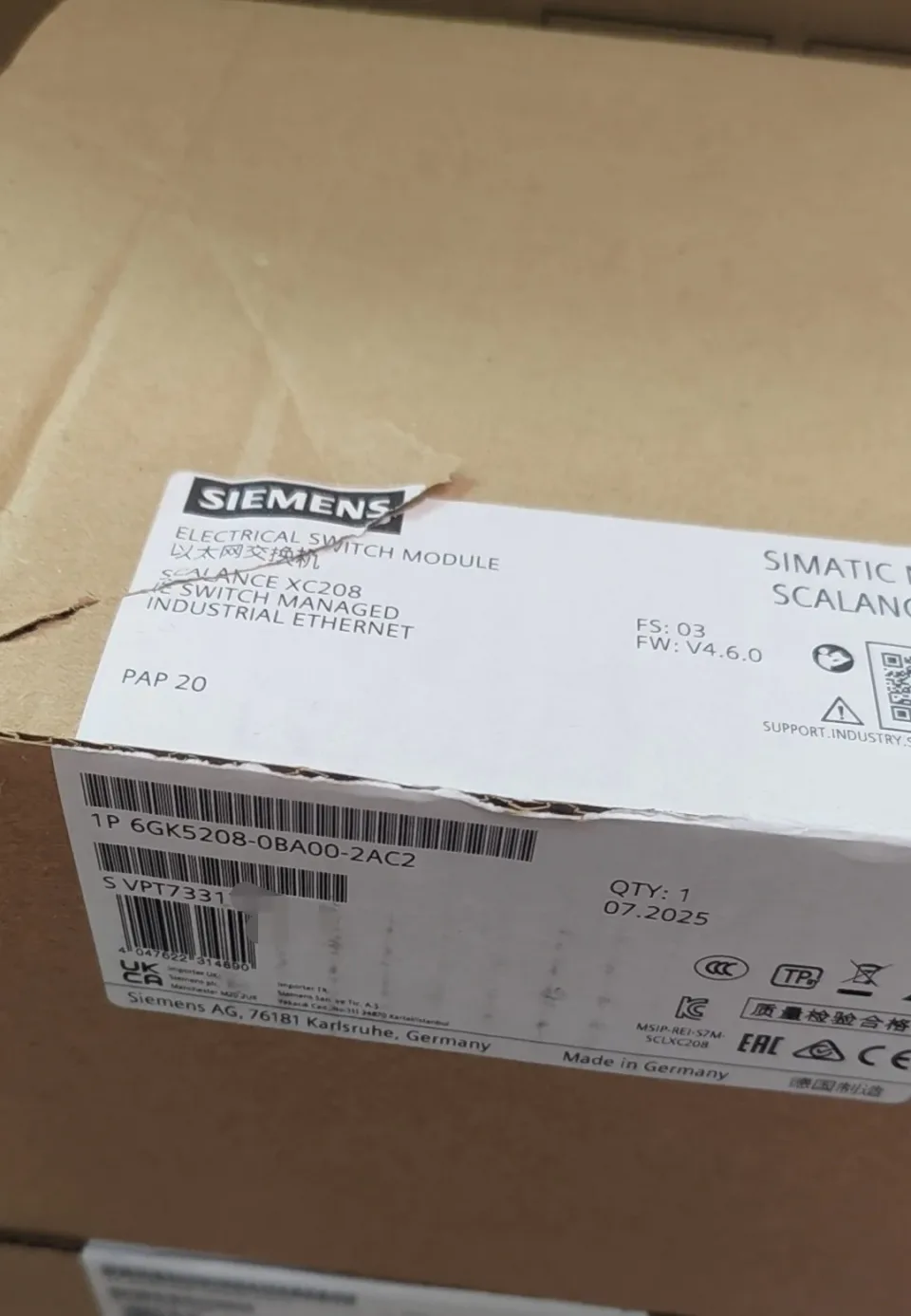 Siemens 6GK5208-0BA00-2AC2 Industrial Sensor — product photo 1 of 13