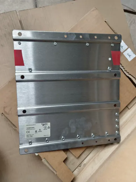 Schneider Electric / Modicon 140XBP00600 PLC Module product photo 5