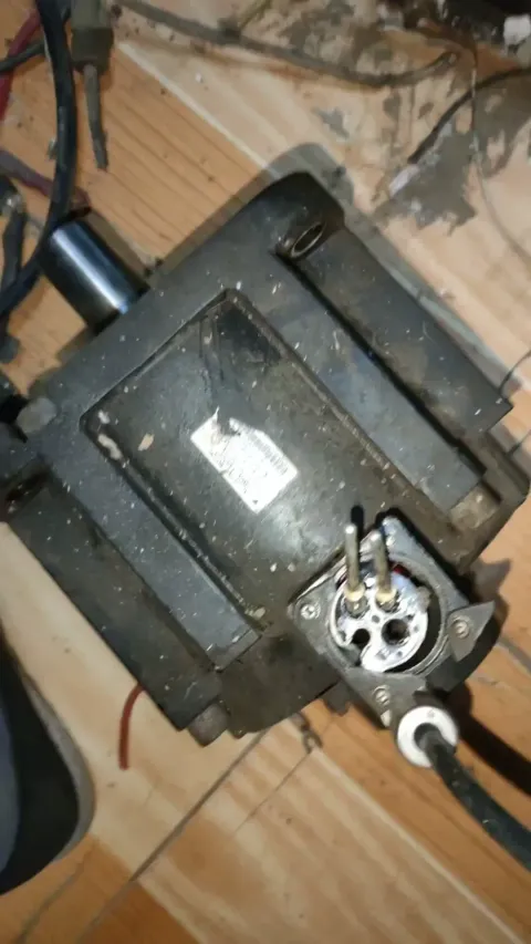 Yaskawa SGDV-330A01A002000; SGMGV-44ADC61 Motor & Drive Component — product photo 10 of 18