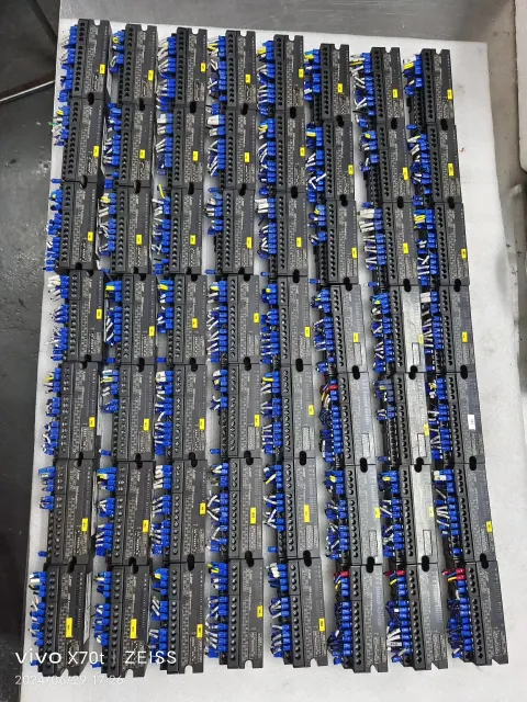 Mitsubishi Electric AJ65SBTB1-16D I/O Module — product photo 9 of 28