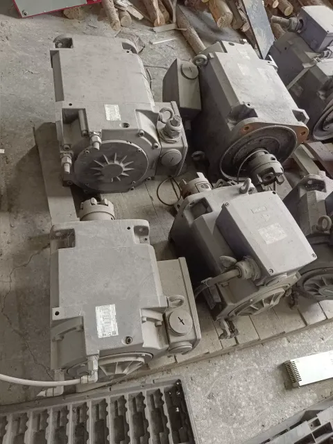 Siemens 1PH8131-1DF22-0GC1 / 1PH8163-1DF23-0GA1-Z Motor & Drive Component product photo 1