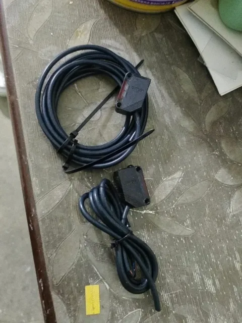 OMRON E3Z-R81 / E3Z-R61 Industrial Sensor product photo 1