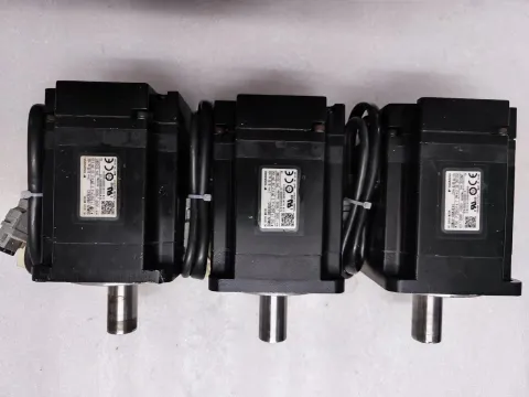 Yaskawa SGMJV-08A3E6S Motor & Drive Component product photo 5