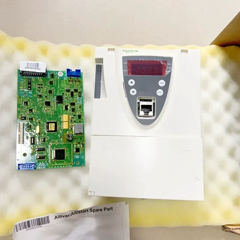 Schneider Electric EAV6437200 Industrial Control Board product photo 1