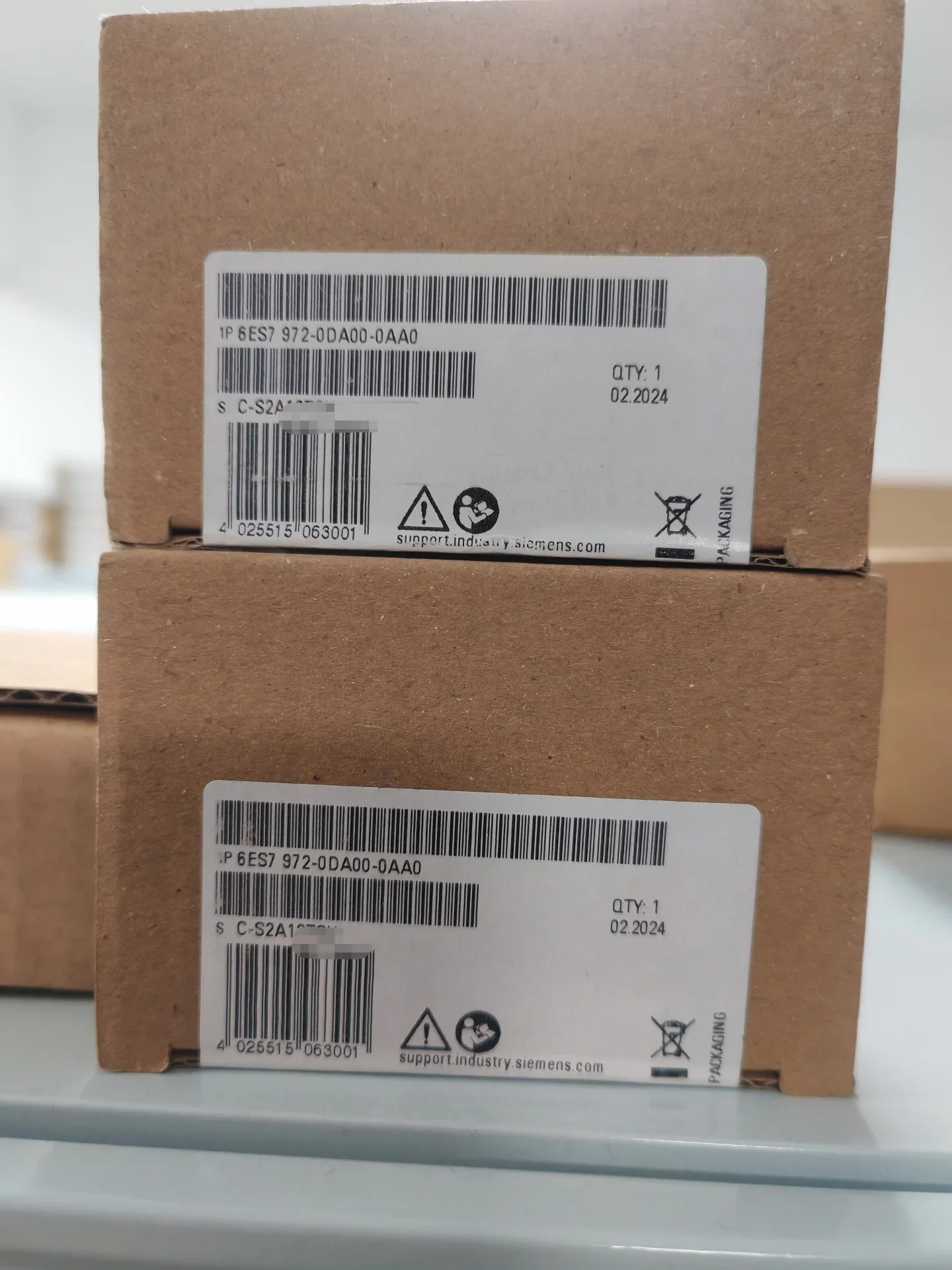 Siemens 6ES7972-0DA00-0AA0 Industrial Automation Component product photo 1