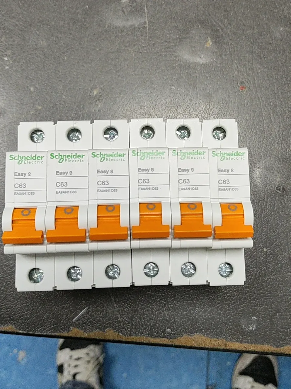 Unbranded Industrial EA9AN1C63 Industrial Automation Component product photo 1