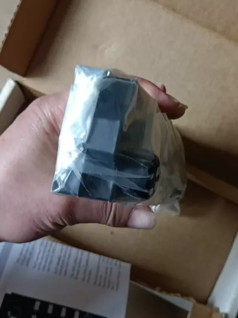 ABB HIEE300690R0001 / AR C093 AE01 Industrial Relay product photo 7